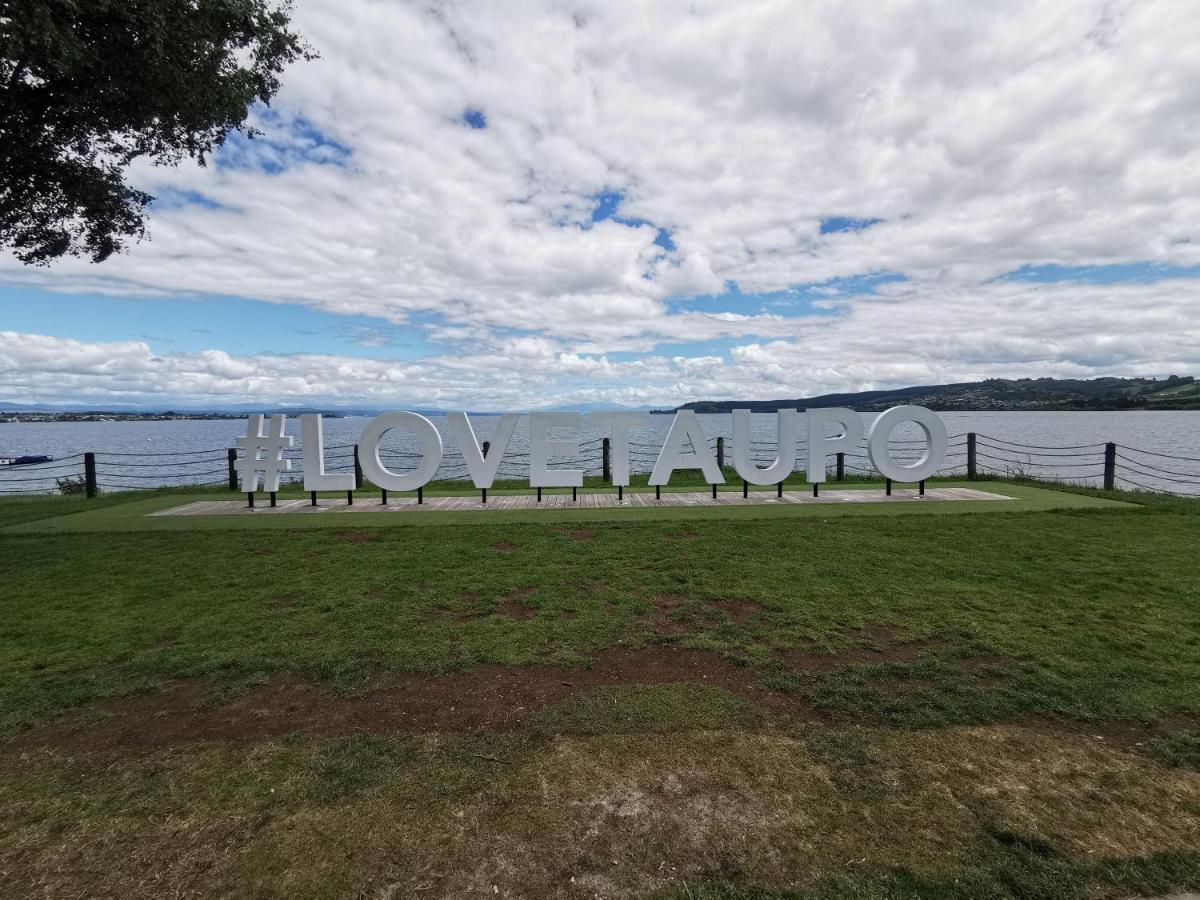 Lake Taupo Holiday Home Eksteriør billede